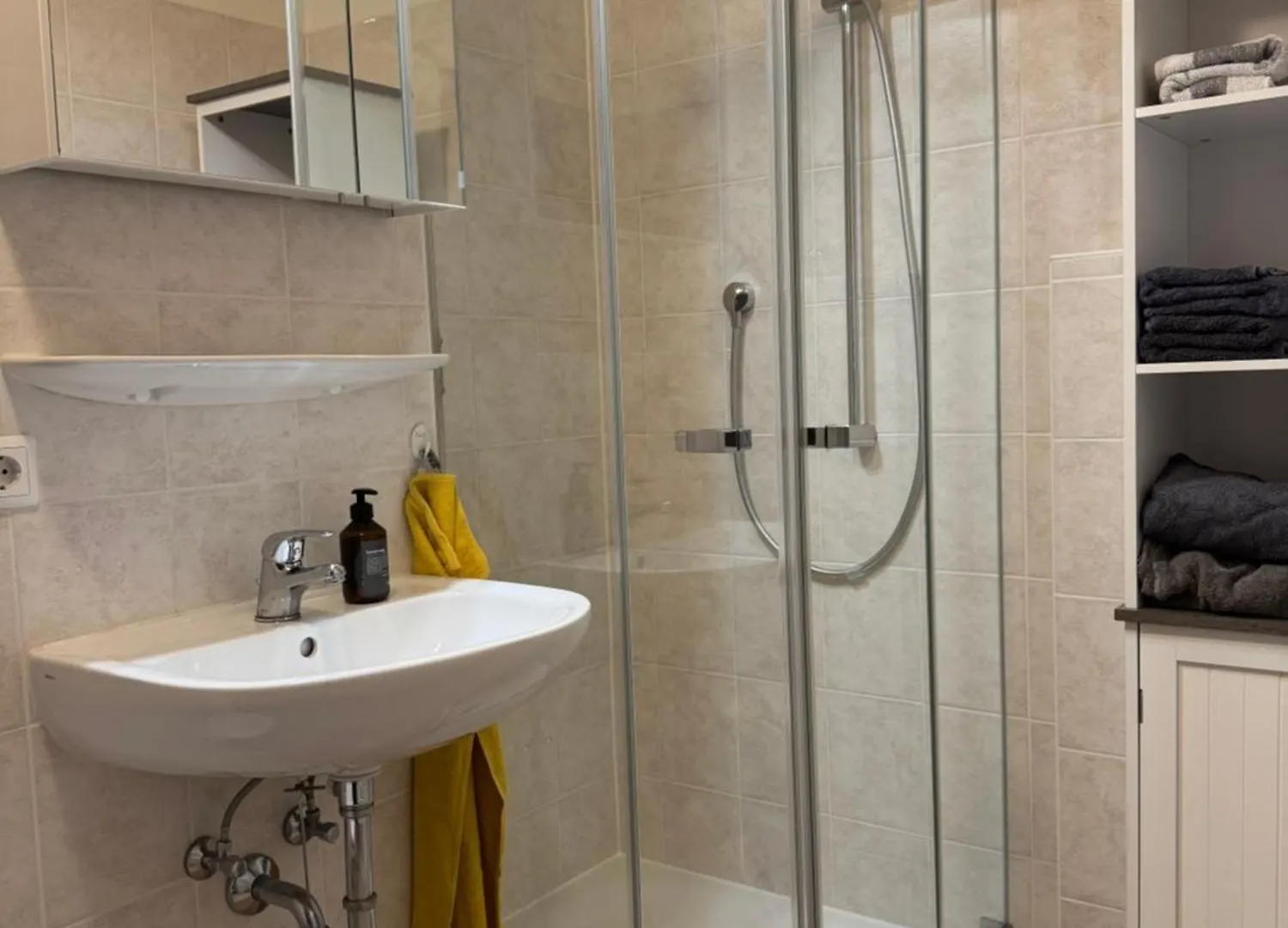 Homestay Schoenes Ruhiges Privatzimmer Munich Germany
